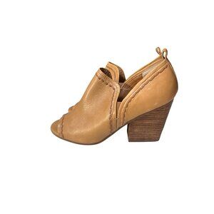 Lucca Lane Tan Leather Peep-Toe Block Heel Sandals With Stitch Detail & Back Pul